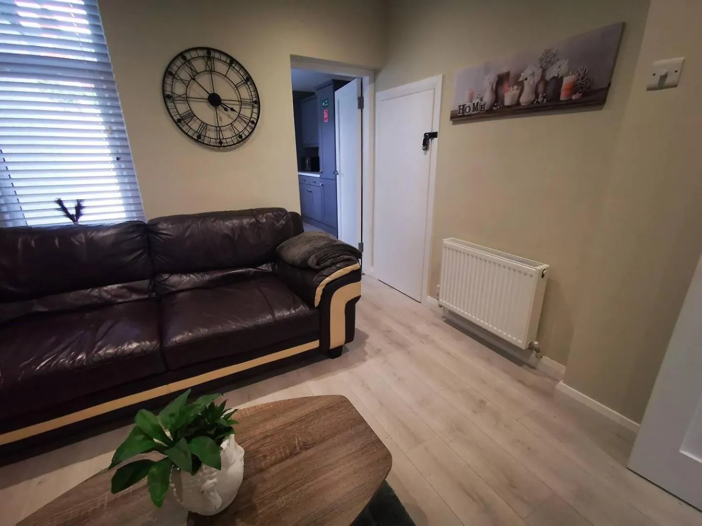 4Br Modern Botanic House Βίλα Μπέλφαστ 0*,